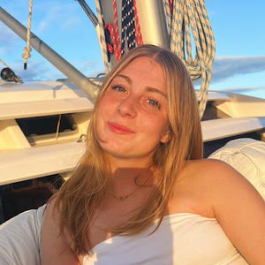 Meet your Posher, Caroline